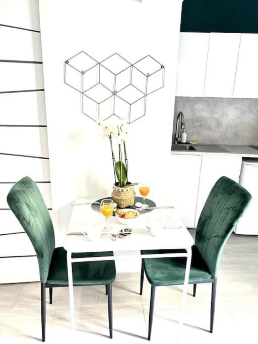 Le Douillet De 20M2 Petit Cocon En Plein Centre De La Ville Avignon Ngoại thất bức ảnh